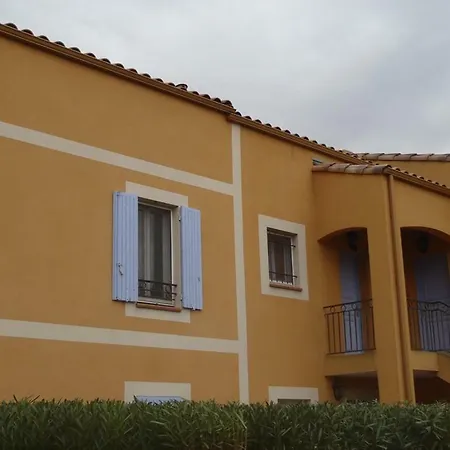 Dans La Résidence Les Mazets De Camargue * Arlés